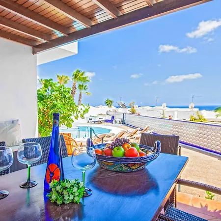 Esperanza Villa *